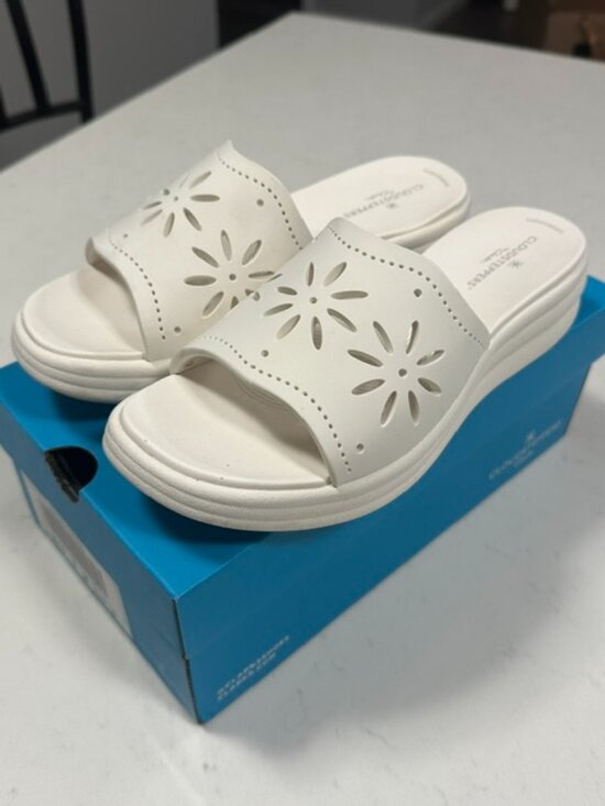 Clarks Shoes - NIB Clarks Cloudsteppers Drift Floral Sandals White Size 8M
